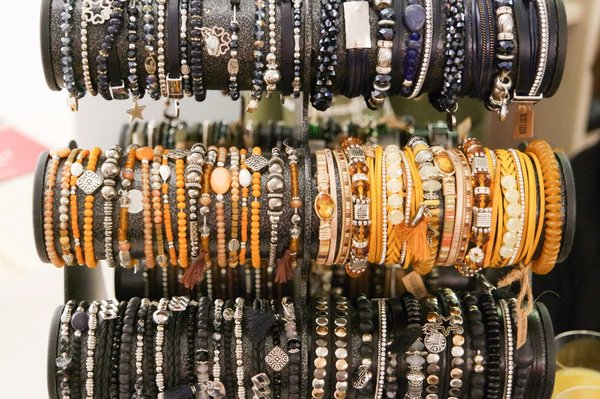 Explorez la boutique en ligne de bracelets tendance et uniques