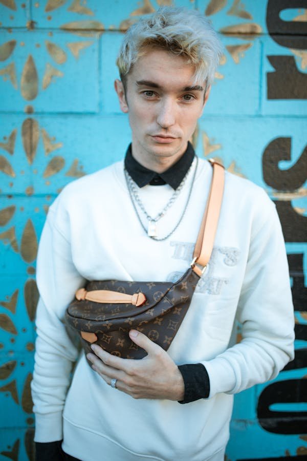 Sacoche banane : le choix parfait pour un style moderne